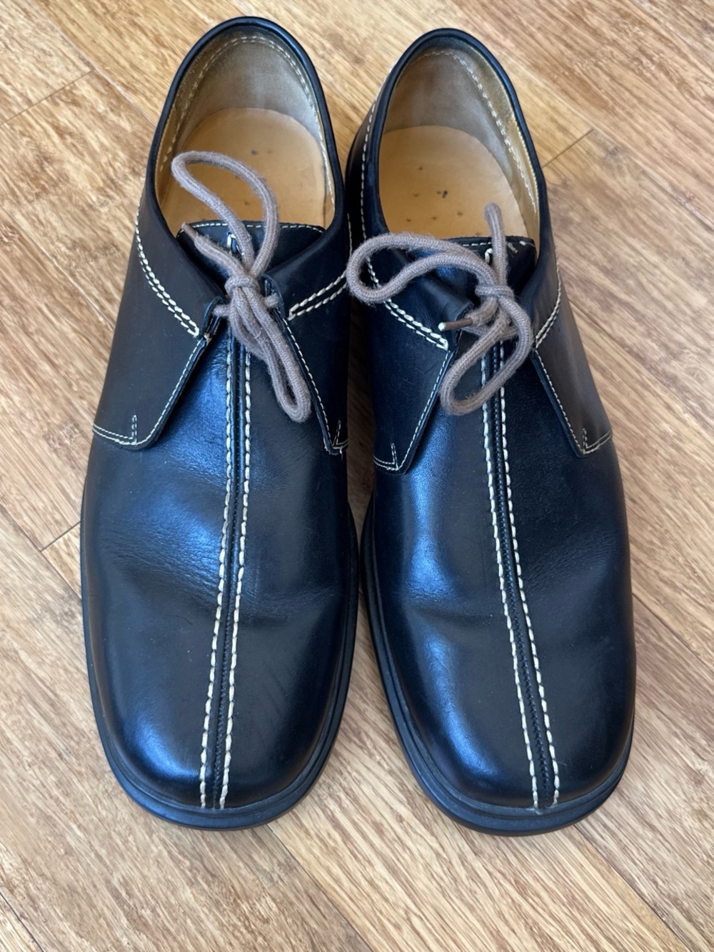Men’s Cole Haan size 13 Black leather lace up oxfords with beige stitching